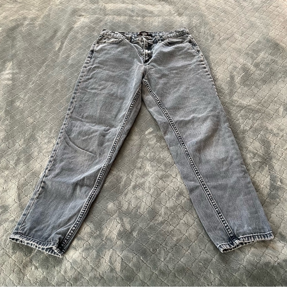 BDG Urban Outfitters Mom High-Rise Jeans Grey Acid Wash Tapered Leg Denim 28